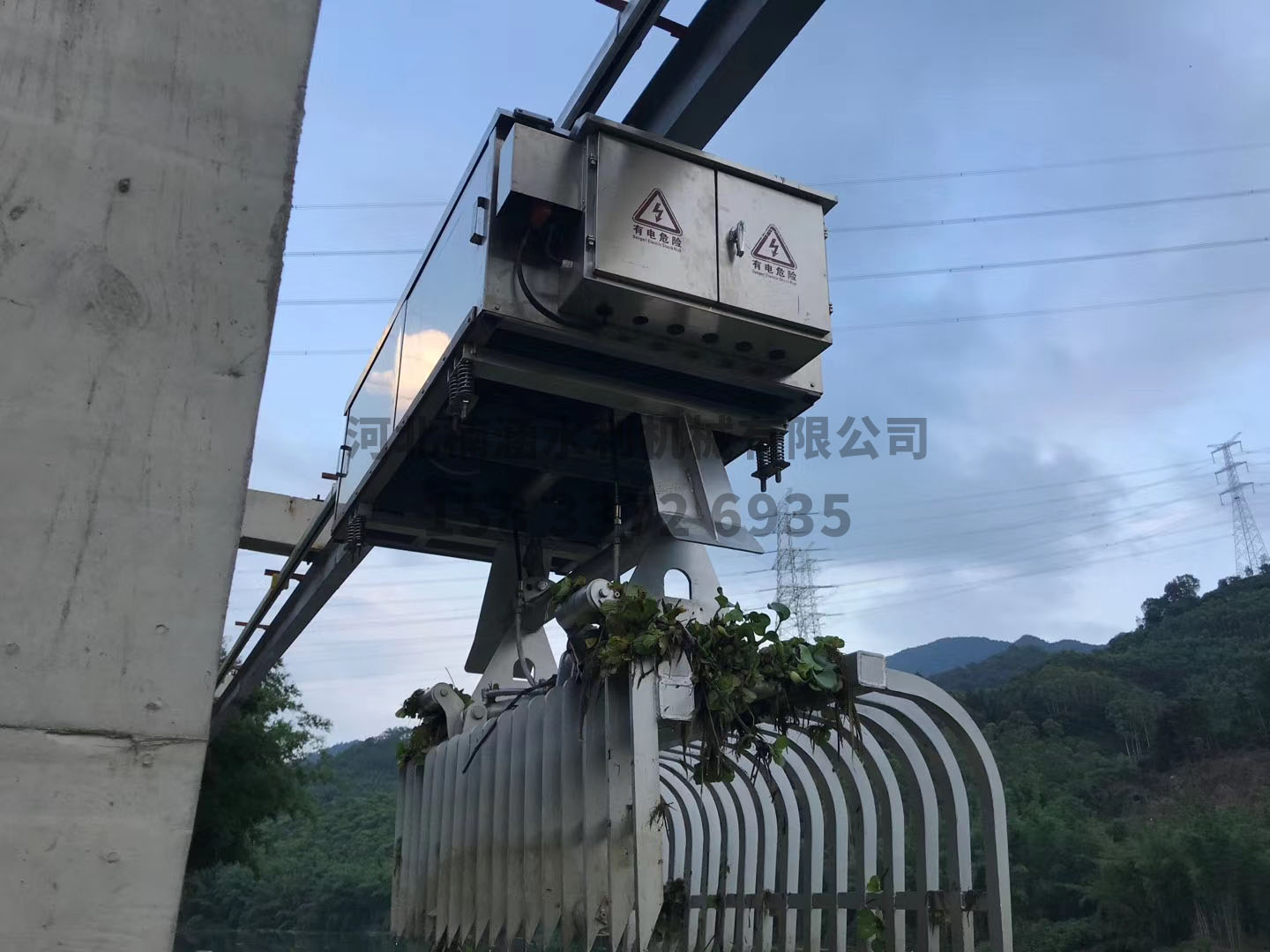 廣州移動抓斗式清污機安裝案例